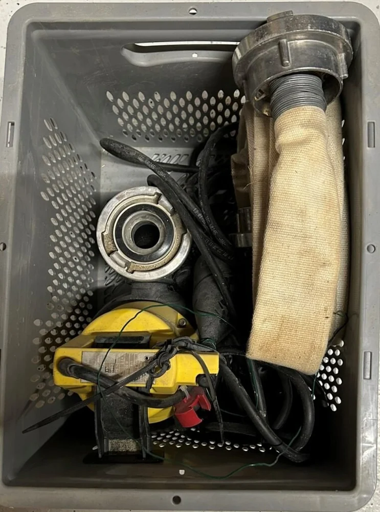 Entwässerungspumpe aus dem Geräteverleih von LM Haustechnik